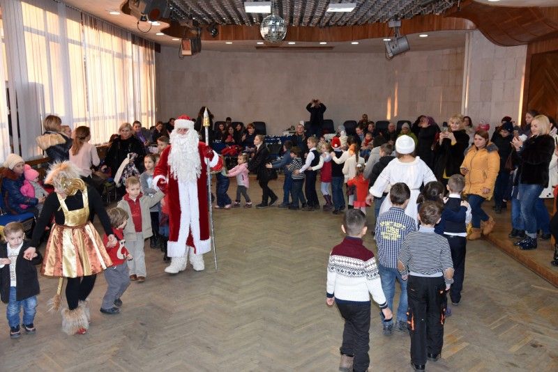 Copiii în așteptarea lui Moș Crăciun Copiii în așteptarea lui Moș Crăciun